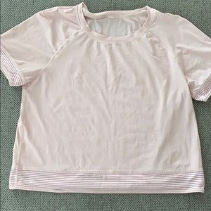 Lululemon Crop Mesh Top - Size: 8